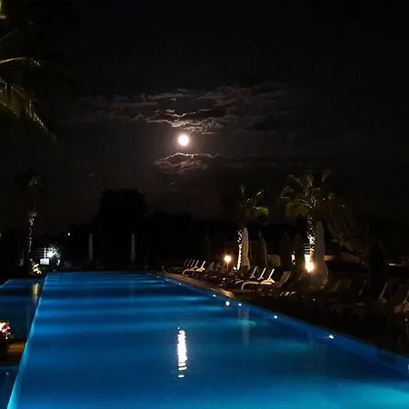 Babylon Beach Lejlighed Side