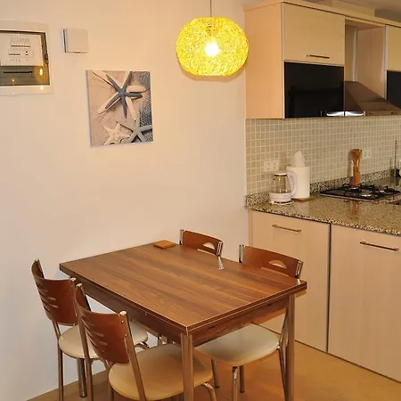 Babylon Beach Apartment *